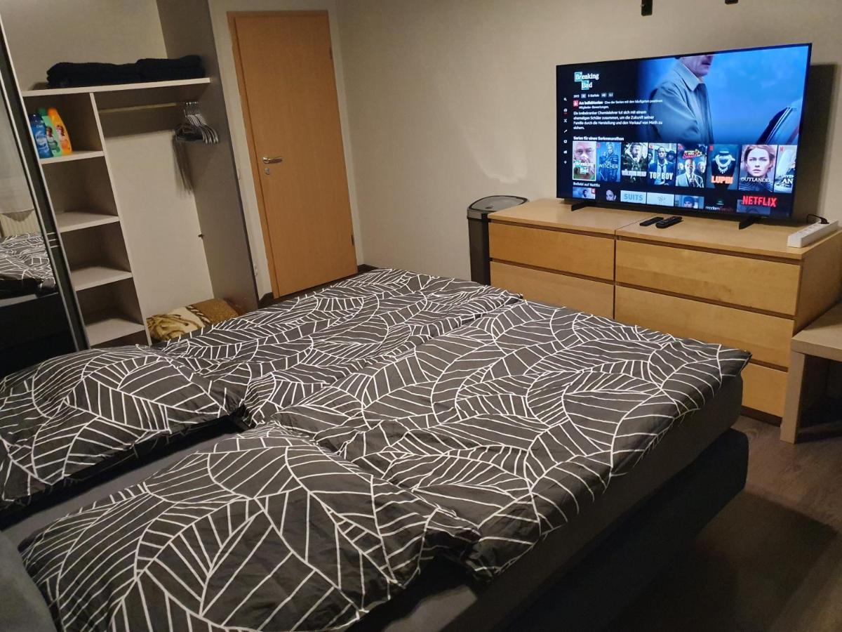 Schlafzimmer, Ruhige Lage In Meppen --- Check-In Mit Schluesselkasten Экстерьер фото