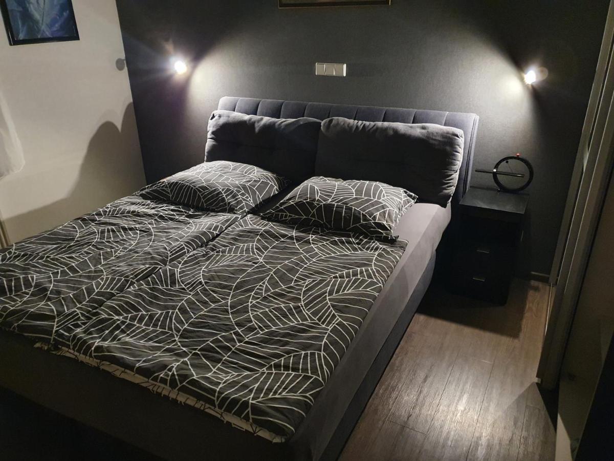 Schlafzimmer, Ruhige Lage In Meppen --- Check-In Mit Schluesselkasten Экстерьер фото